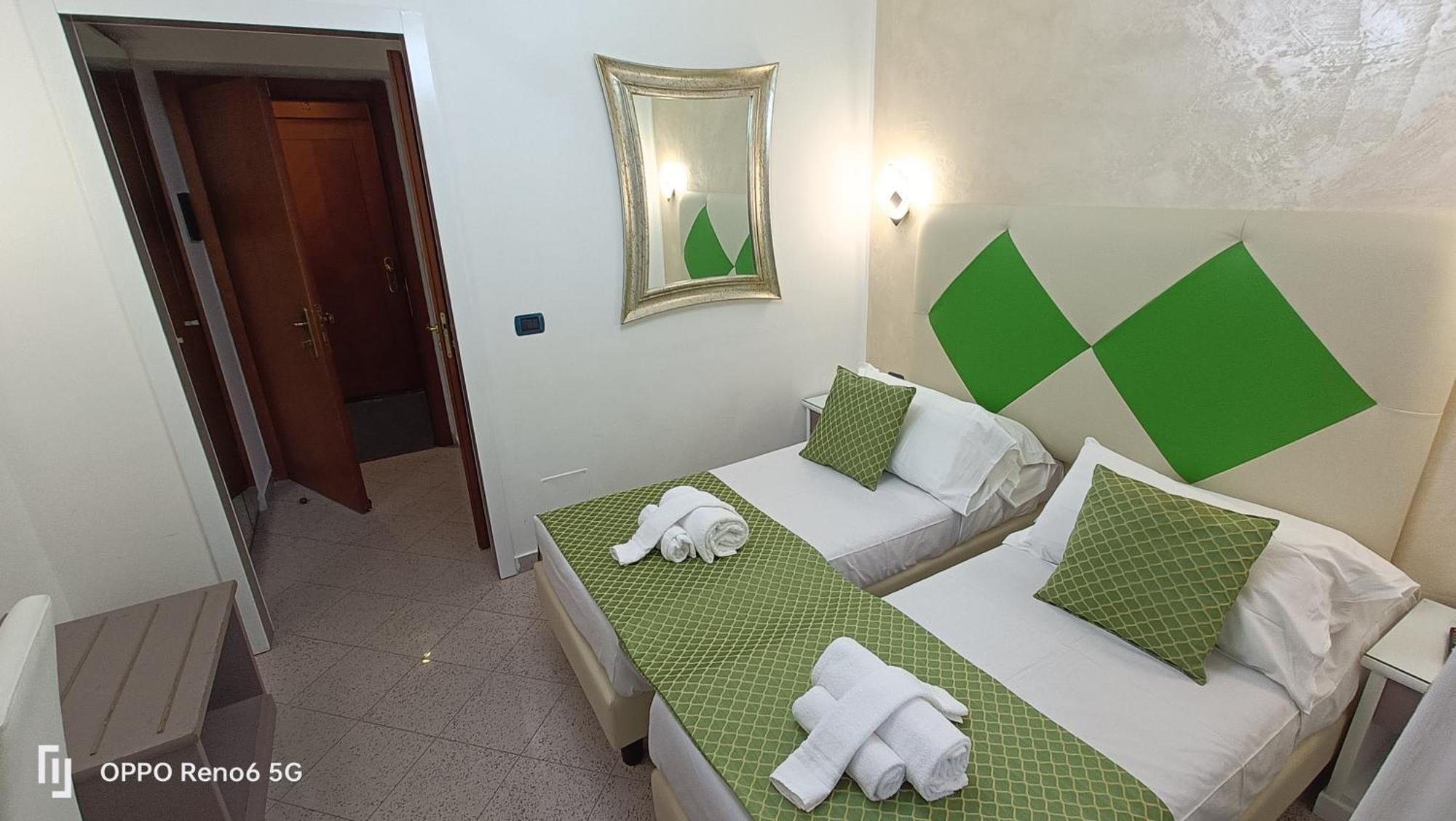 House 4 Mori Hotel Roma Ngoại thất bức ảnh
